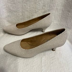 AEROSOLES Heel Rest Beige/Brown Textured Leather Heeled Stardom Pump 9 1/2 M New
